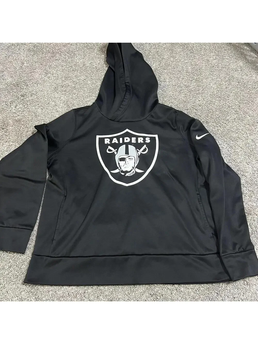 Nike Boy's Youth Black NFL Las Vegas Raiders Hoodie size Large